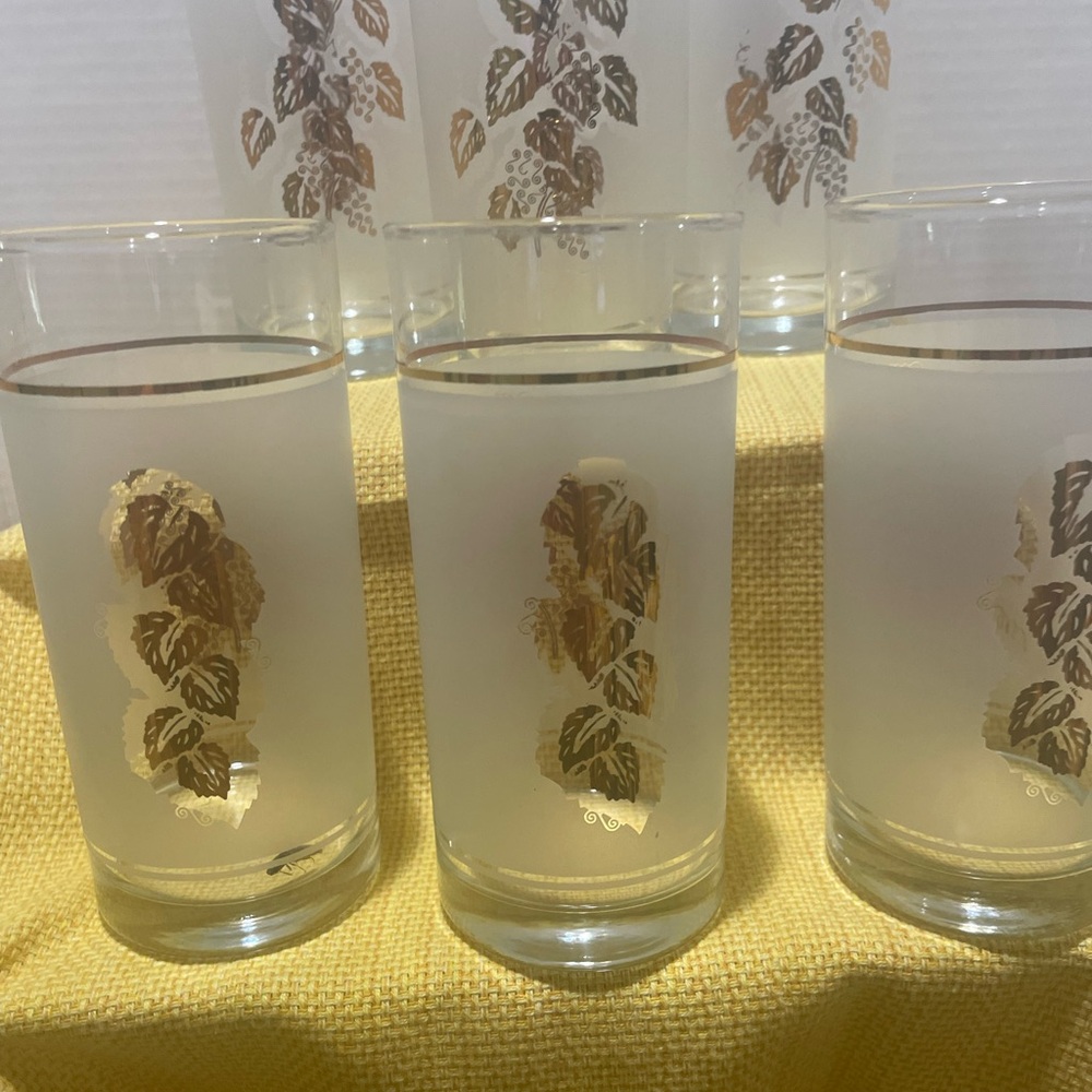 Libbey White and Gold Serveware Tumblers with Vintage Leaf Design
